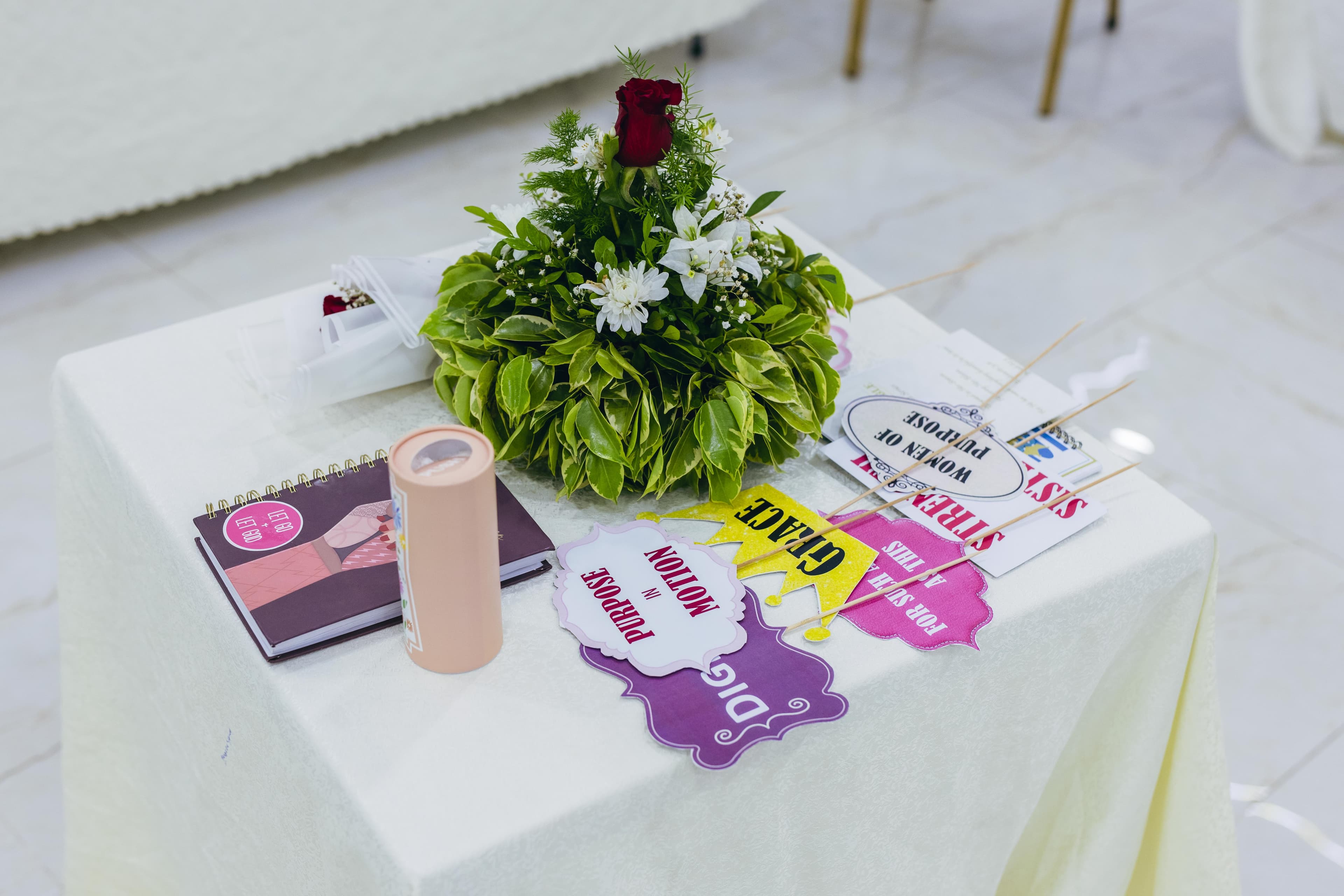 The Crown Table, photo 1